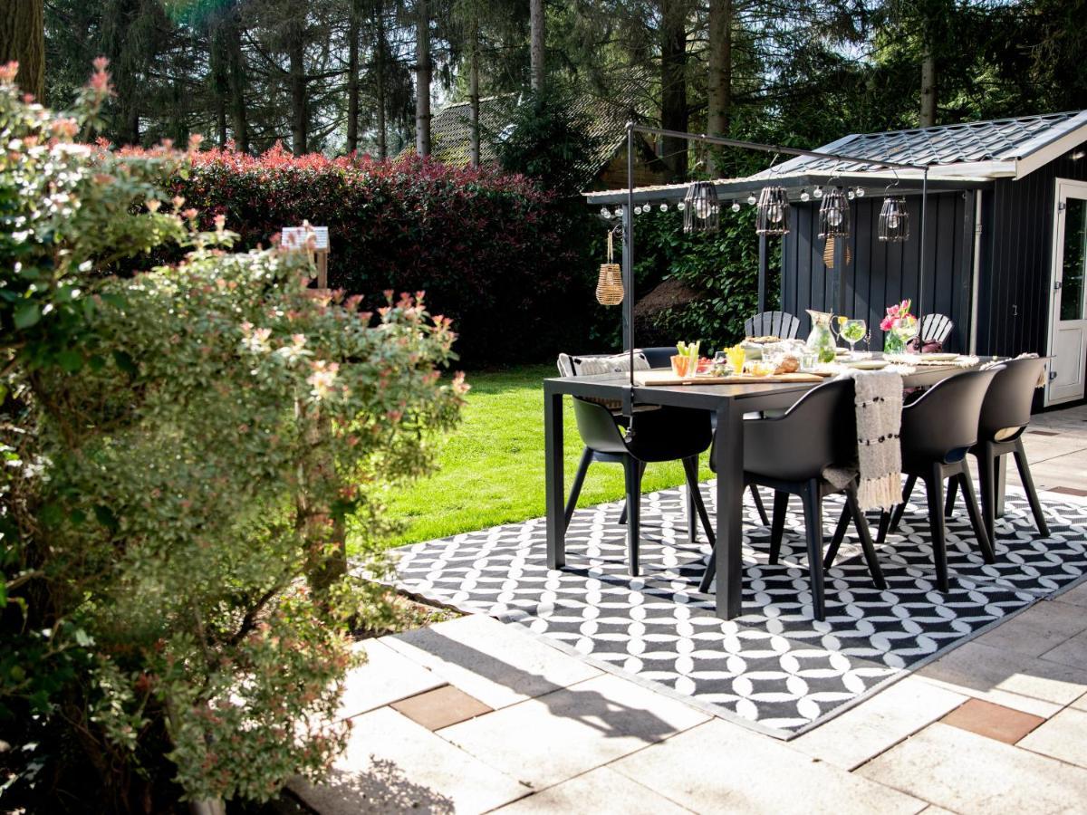 Stayatsas Tiny House Julia In De Bossen Op De Veluwe! เอเปอ ภายนอก รูปภาพ